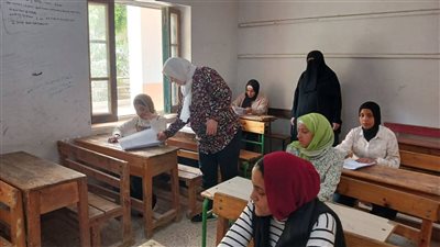 محافظ بني سويف يأمر بصرف مكافأة لرؤساء لجان امتحانات