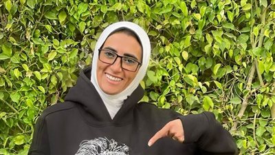 سارة وفيق تعلن وفاة والدتها: أمي ماتت