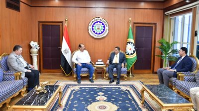 محافظ الدقهلية يستقبل نائب وزير الصحة للطب الوقائي 