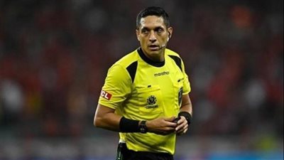 الفنزويلي خيسوس فالينزويلا حكمًا لمباراة الأهلي وبورتو البرتغالي في كأس العالم للأندية