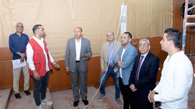 رئيس جامعة المنصورة يتابع سير العمل بالمشروعات الجديدة