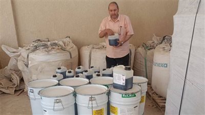 ضبط مصنع مخالف ومخزن غير مرخص لمستلزمات إنتاج السيراميك ببلبيس