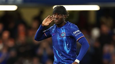 ضربة قوية لارسنال بعد إصابة مهاجمه الجديد في الركبة 