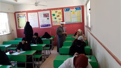  طلاب الأدبي يؤدون امتحان الصرف بالثانوية الازهرية