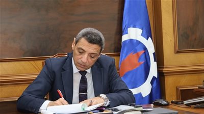 محافظ السويس يعتمد نتيجة الشهادة الإعدادية بنسبة النجاح 84.28%   