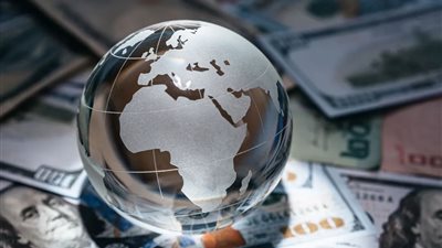 الضربات الأمريكية لإيران تأتي في لحظة حرجة للاقتصاد العالمي