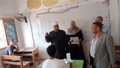 طلاب العلمي يؤدون امتحان التوحيد بالثانوية الأزهرية 