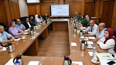 انعقاد مجلس الدراسات العليا بجامعة قناة السويس