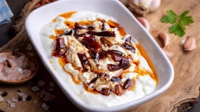 سلطة الباذنجان بالزبادي والثوم.. المقادير وطريقة التحضير