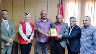 جمعية أحباب المصطفى تُكرم وكيل زراعة البحيرة ومسؤولي توريد القمح