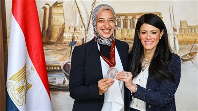 المشاط تُشارك في الاحتفال بـ «اليوم الأولمبي» وتُكرم اللاعبة  فرح المصري