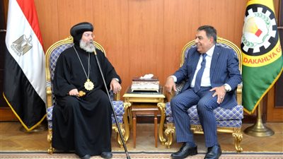 محافظ الدقهلية يستقبل وفد مطرانية الأقباط بميت غمر