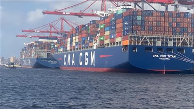 ميناء الأسكندرية يشهد  رسوا لسفينتي الحاويات العملاقتين 