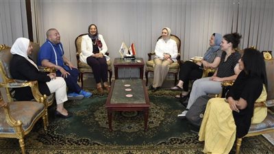 جامعة عين شمس تستقبل وفدًا من مكتبة إينوك برات الأمريكية