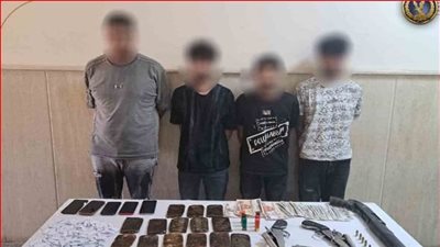  بلاغ أمني يقود الشرطة لتشكيل عصابي يبيع المخدرات في مدينة العبور  