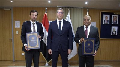 اتفاقية جديدة بين جنوب الوادي ولوك أويل للبحث عن البترول في الصحراء الشرقية