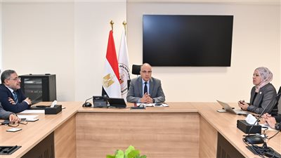 وزير الري يبحث مقترح تنفيذ مشروع إنشاء 