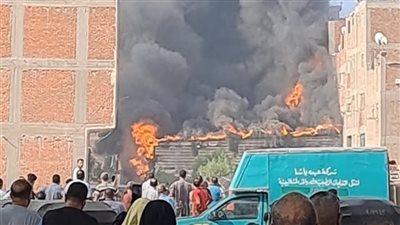 انفجارات وحريق هائل في مخازن بويات بمنطقة البراجيل.. وإخلاء عقارات مجاورة
