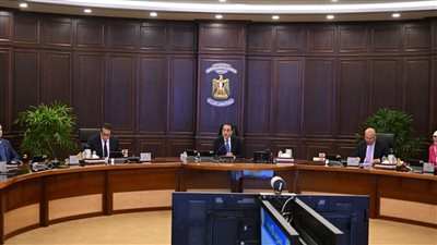 رئيس الوزراء: الجمعة المقبل سيتم استئناف ضخ الغاز لعدد من المصانع المتوقفة 