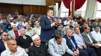 تنفيذي كفر الشيخ يناقش موضوعات خدمية وتنموية 