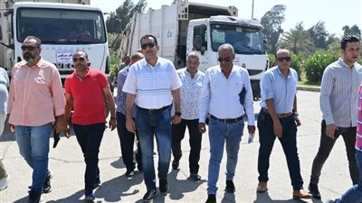 جهاز العاشر من رمضان يتابع أداء شركات النظافة في الحي السادس عشر