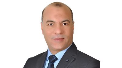 بعد 7 أشهر من الصمت والمقاومة.. العميد وليد أبو النصر يرفع الراية البيضاء ويعتذر عن رئاسة هيئة نظافة وتجميل القاهرة