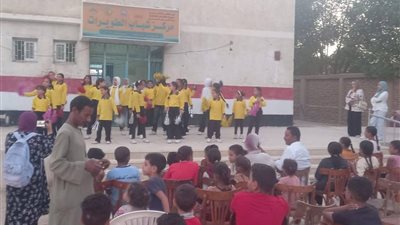 بالصور.. قافلة ثقافية لنشر الوعي ودعم المواهب  بقنا