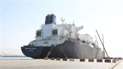 مصر تتجه لاستيراد الغاز المسال لتلبية الطلب المحلي على الكهرباء حتى منتصف 2026