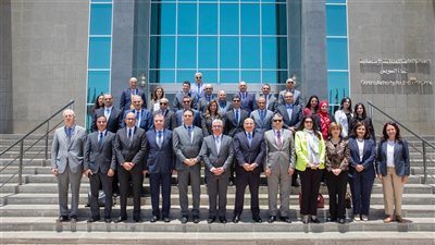 30 من سفراء الدول الأجنبية يبحثون سبل الاستثمار بمنطقة قناة السويس 