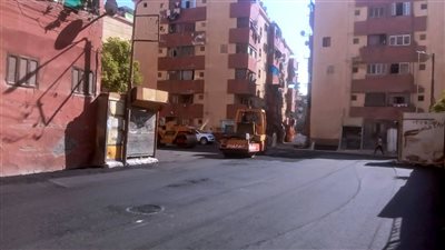 استكمال أعمال رصف وتطوير منطقة العمري بحي غرب سوهاج