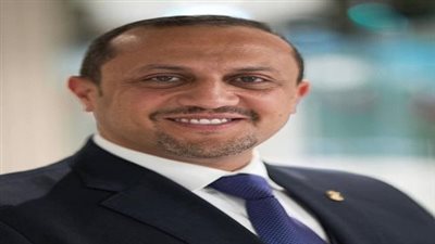 توسيع مظلة التأمين الطبي لتشمل أسر العاملين بالشركة المصرية القابضة للمطارات 