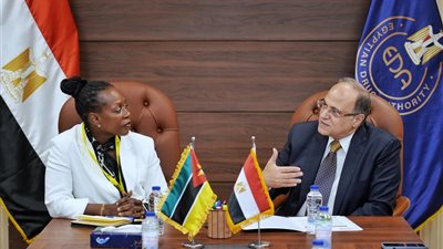 رئيس هيئة الدواء المصرية يلتقي رئيس مجلس إدارة هيئة تنظيم الأدوية بجمهورية موزمبيق