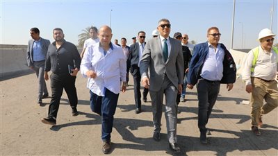 محافظ الجيزة يتفقد كوبري مزلقان أبو النمرس وطريق جسر المنوات