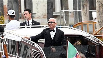 كايلي جينر تثير الجدل في حفل زفاف جيف بيزوس وتحرج العروس بإطلالتها