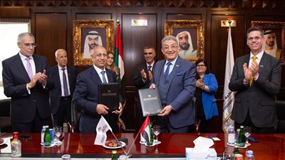 الأكاديمية العربية توقع اتفاقية تعاون مشترك مع الجامعة الأمريكية بالإمارات