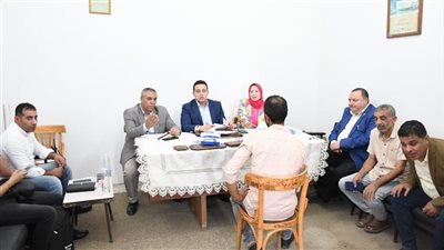 نائب محافظ الفيوم يعقد لقاءً لخدمة المواطنين بقرية اللاهون 