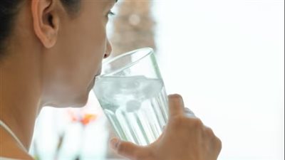 ما هي كمية الماء التي يجب شربها يوميًا؟