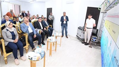 وزير الإسكان ومحافظ القليوبية يتابعان مشروعات مياه الشرب والصرف الصحى بـ