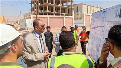 محافظ سوهاج يتفقد بدء العمل في إنشاء مجمع الصناعات لتجفيف البصل والثوم 