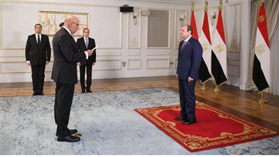 رؤساء محكمة النقض ومجلس الدولة والنيابة الإدارية الجدد يؤدون اليمين القانونية أمام الرئيس السيسى