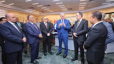 وزير البترول يتفقد مشروع منظومة 