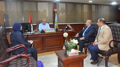 محافظ الغربية يستقبل فريق التنمية الاقتصادية لمناقشة خطة دعم التكتلات الواعدة 