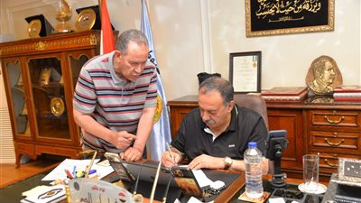 محافظ أسيوط يعتمد تنسيق القبول بالثانوي العام بحد أدنى 210 درجات