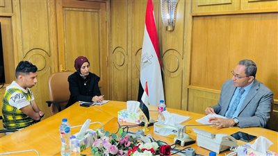  102 شكوي بـ 6 ملفات خدمية على مكتب محافظ قنا 