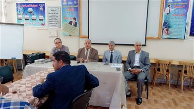 تعليم الفيوم يناقش تحديث البيانات التأمينية للعاملين بالقطاع 