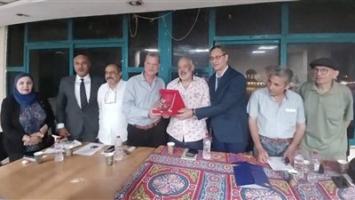 تكريم الشاعر علي عطا بقصر ثقافة المنصورة ضمن برنامج العودة إلى الجذور.. صور