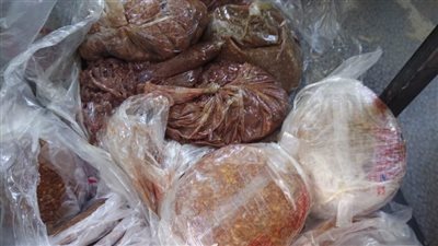 ضبط لحوم وكبده فاسدة وتحرير محاضر ضد الجزارين بالفيوم 