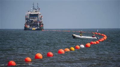 عاجل.. سقوط سيارتين من معدية في بورسعيد