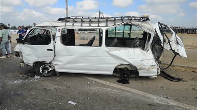 إصابة 10 أشخاص في انقلاب ميكروباص بكوم أمبو بأسوان