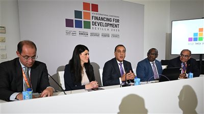 مدبولى: الحكومة تسعي للحفاظ على المسار التنازلي لنسبة الدين من الناتج